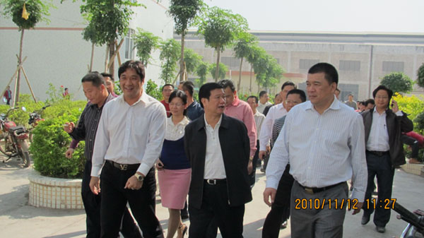 高要市委書記、市人大常委會主任范汝雄一行來我公司考察指導
(圖1)