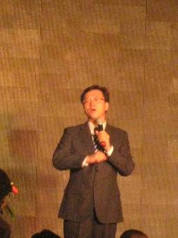 2011年度中國優(yōu)秀陶瓷經(jīng)銷商頒獎典禮，大將軍載譽而歸！
(圖1)