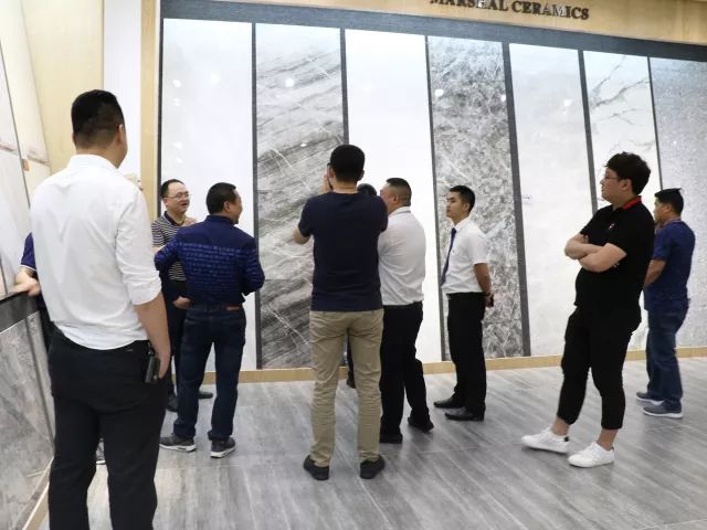 設(shè)想未來丨將軍企業(yè)2018新品發(fā)布會暨《夢想的空間》中國年度室內(nèi)設(shè)計競賽沙龍發(fā)布會圓滿召開！
(圖14)