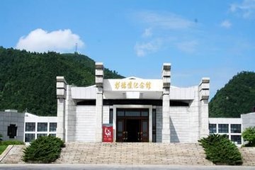 大將軍陶瓷紀(jì)念彭德懷誕辰120周年公益慈善活動即將開啟！
(圖3)
