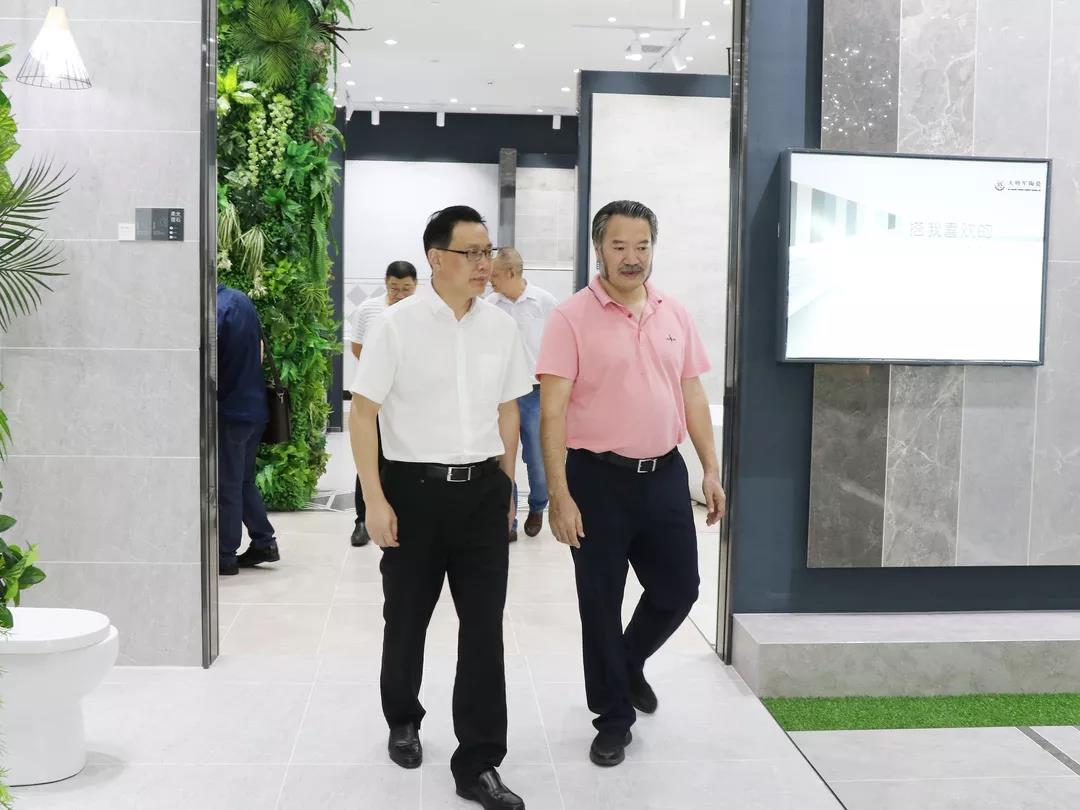 頭條丨衡陽政府考察團再度走進將軍企業(yè)，共商發(fā)展未來！
(圖2)
