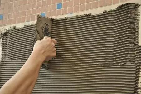 【十大品牌瓷磚裝修攻略】瓷磚膠標準施工7大步驟教你如何規(guī)范鋪磚！
(圖2)